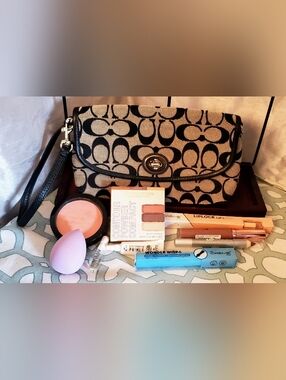 Coach Signature Canvas Wristlet - Black & Tan Make-up Bundle. Vintage Bag